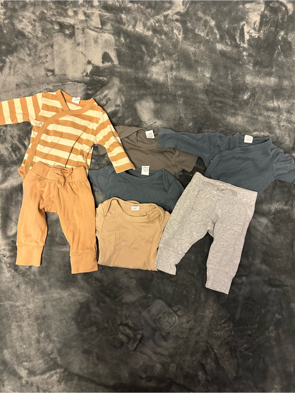 Colored Organics 0-3 month clothing bundle